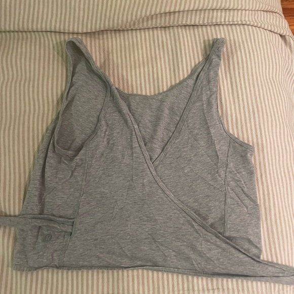 Lululemon grey wrap top. Size 4. - Picture 4 of 4